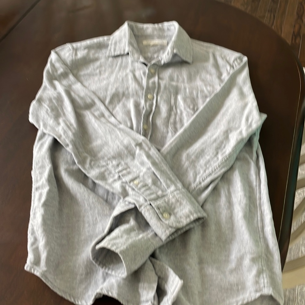 Men’s button down grey shirt